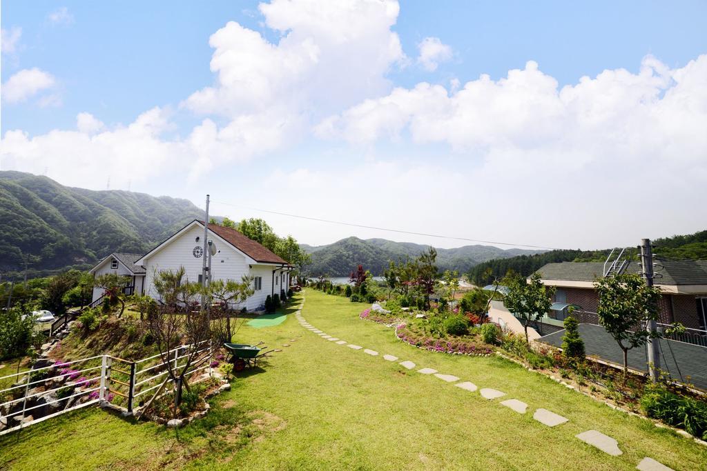 Walking Sky Pension Капхён Экстерьер фото