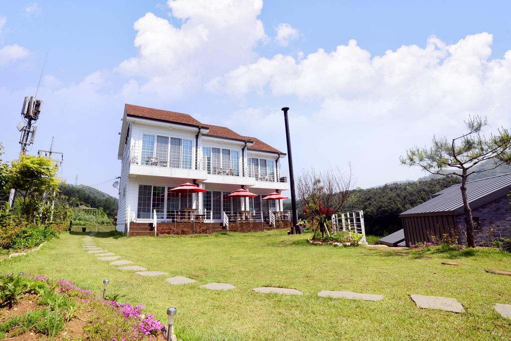 Walking Sky Pension Капхён Экстерьер фото